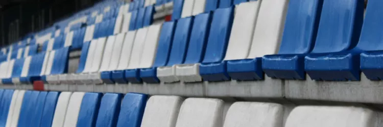 Betaald voetbal door zonder supporters