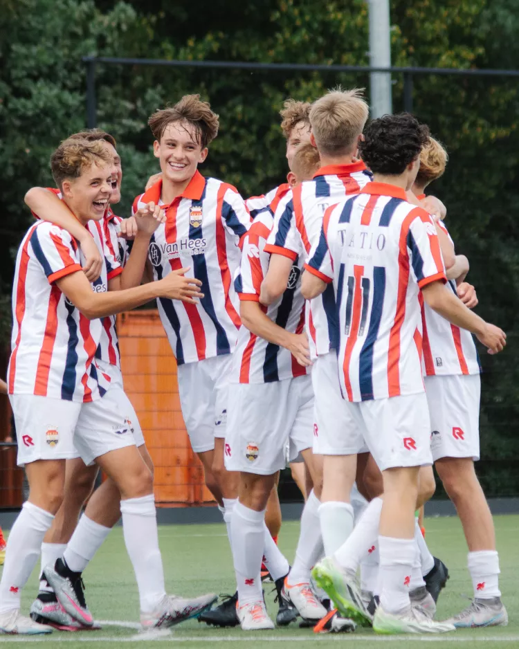 Willem II O18 doet goede zaken in Hengelo