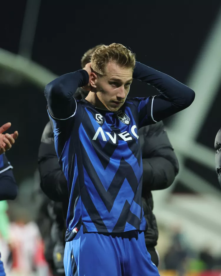 Willem II verslikt zich in Jong Ajax