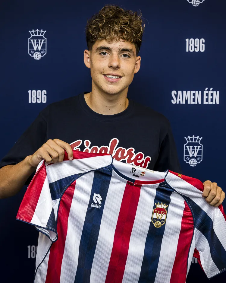 Julian van Esdonk tekent eerste profcontract