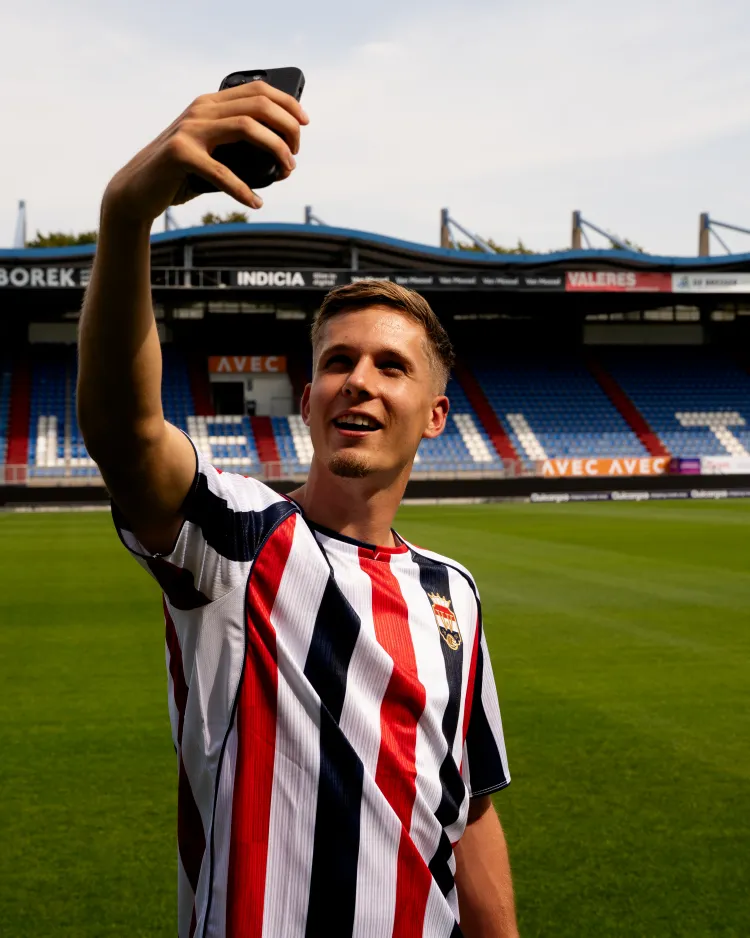 Willem II nu ook op WhatsApp Channels