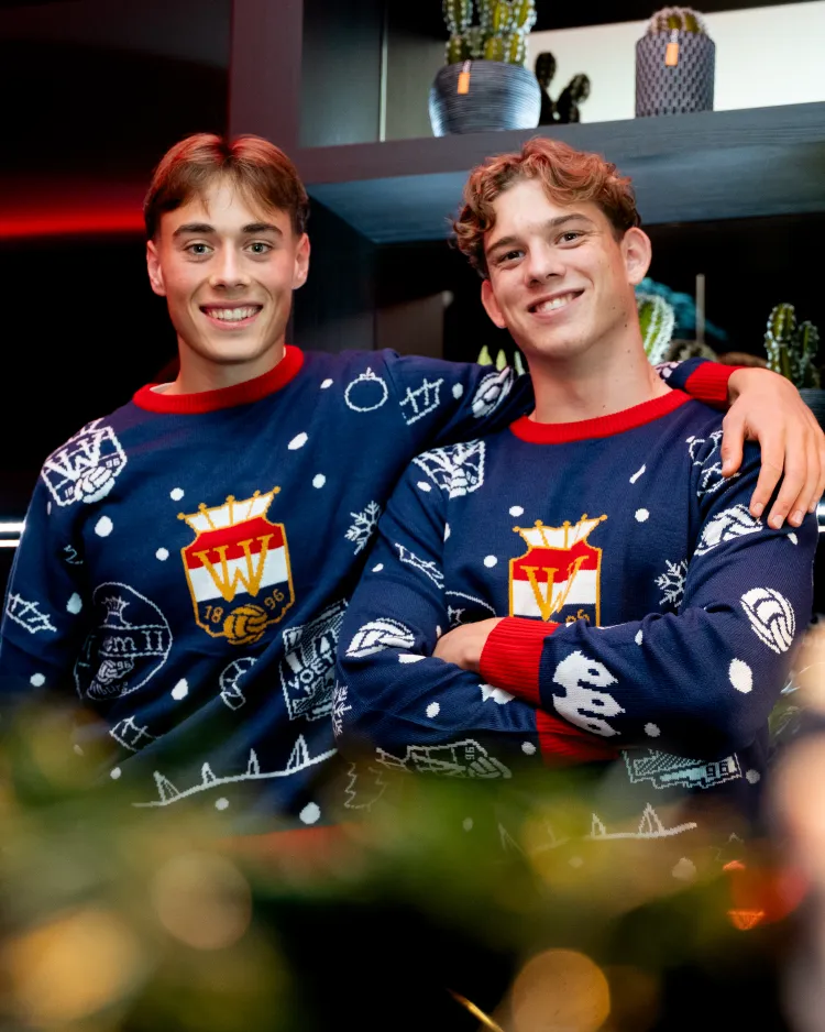 Willem II presenteert nieuwe kersttrui