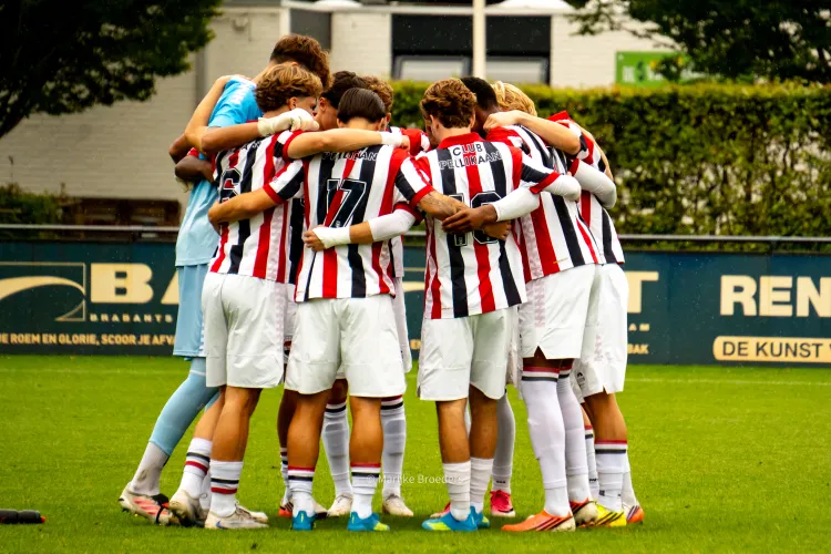 Willem II O21 start competitie met nipte nederlaag tegen PEC Zwolle O21